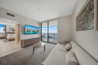 Stylish 3BR - Rooftop Pool - Urban Getaway - 9