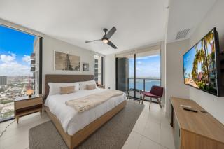 Stylish 3BR - Rooftop Pool - Urban Getaway - 6