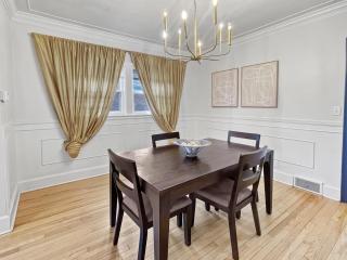Modern 3BR Duplex Side A Near Drake University - 4