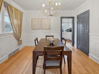 Modern 3BR Duplex Side A Near Drake University - 7