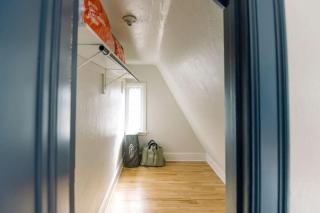 Modern 3BR Duplex Side A Near Drake University - 1