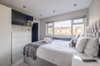 Luxury 4-Bed Close to Ascot Lego Land M3 M25 A30 - 0