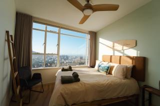Panoramic City and Ocean Views, Pool, AC, Fibre WiFi & Secure Parking - 6