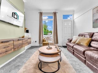 Modern 3-Bed House, Free Parking, Contractors - 8