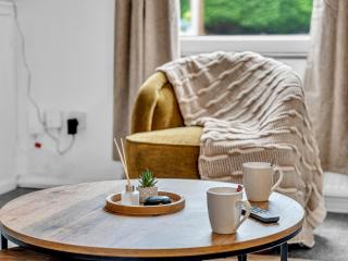 Modern 3-Bed House, Free Parking, Contractors - 5