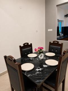 Golden Twilight A Modren 2bhk by Dream Door Stays , Madhapur - 8