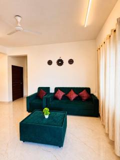 Golden Twilight A Modren 2bhk by Dream Door Stays , Madhapur - 2