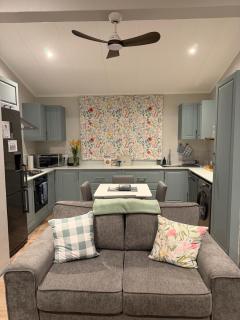 Stonehedge Cottages - 8
