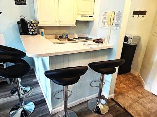 WOW-New Ski OnOff Suite By Pool Sleeps 4 Jiminy Pk - 4