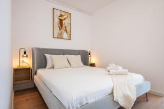 Hills Titanium - Sunny Studio with City Views - 8