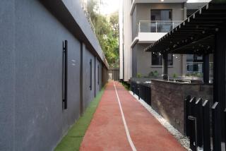 Luxury 2BR Haven Pool, Gym, Sauna and Steam - 7