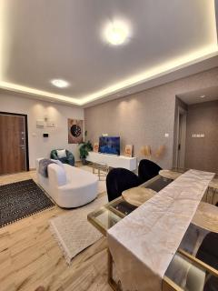 Luxury 2BR Haven Pool, Gym, Sauna and Steam - 5
