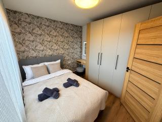 Freshly renovated modern apartment - 7