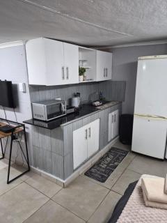 Cozy Cottage Polokwane - 3