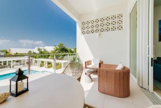 Chic Poolside Condo with Ocean Views - 5