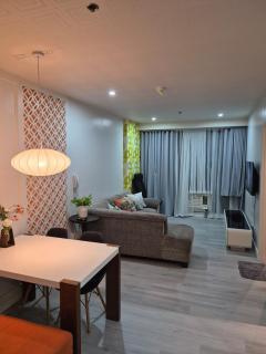 New 1BR in Makati Near Royal Club & Rooftop Bars - 2