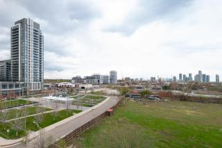 Modern 3BR Condo Sleeps 8 with Floor-to-Ceiling Views - 3