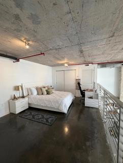 Filling Station Loft - 6