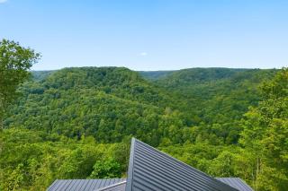 Sugar Maple Cabin - Romantic Sauna View Hot Tub - 1