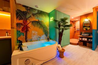 Oasis Cubana I Love Room I Balnéo XXL I Écran Géant - Belley - 0