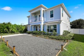 Beachside Home Heated Swim Spa Fenced Yard - 5