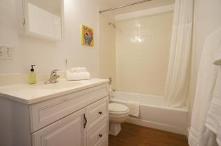 1BR-Capitol Hill Corner Retreat - 4