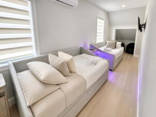 Hamptons Tiana Bay Oasis - 7