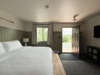 The Trail Inn - Kenora, ON - On Longbow Lake - 4