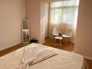 Koral & Elodi Cozy Tirana Stay - 2