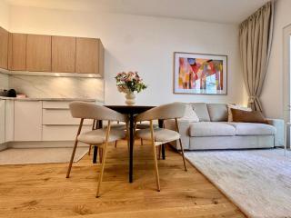 Vienna Garden Suites Imperial Terrace and AC - 8