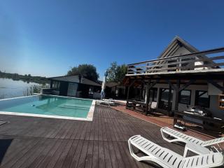 Cabana pe malul lacului budeasa - 1