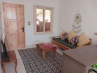 Newly cozy 2 bedrooms apartment with garden - 0