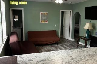 Downtown SRQ 3BR 2BA, Playground, Unit 1, Sleeps 6 - 9