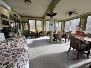 Inn at Lake Joseph - 2