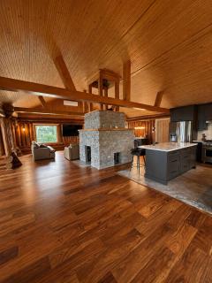 Lakefront Paradise With Hot Tub & Sauna - 5