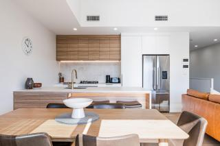 Wainui Place, Luxury Townhouse, Central - 9