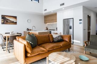 Wainui Place, Luxury Townhouse, Central - 5