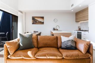 Wainui Place, Luxury Townhouse, Central - 2
