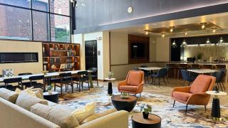 Landing Chic 1BD Pool - 3