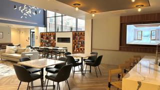 Landing Chic 1BD Pool - 2