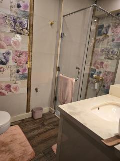 Royal sapphire suit side sea view - 3