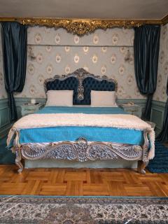 Royal sapphire suit side sea view - 1