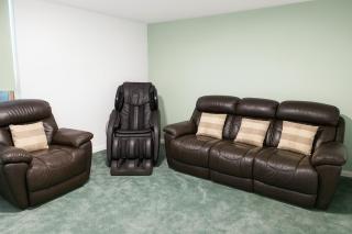 Massive House - 20 bedrooms, 26 Bathrooms, 3 Kitchens, 3 Living rooms, Gym, Cinema Room, Laundry Room - 4