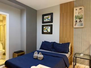 Loft with balcony in poblacion Makati Ciry - 9