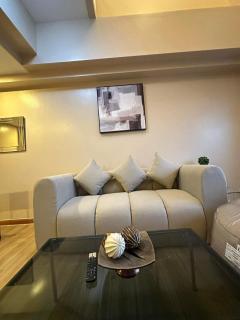 Loft with balcony in poblacion Makati Ciry - 3