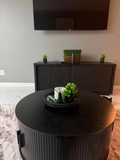 1BR + Executive Office Modern Retreat - 3