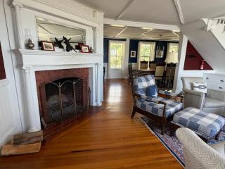Oceanfront Maine Colonial Cottage - 4