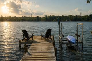 Luxury Lakefront with Sauna & EV - 8
