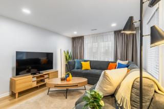 Luxury Modern 2 bedroom apartment in Franklin Park plus Office - 0