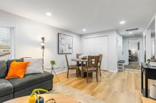Luxury Modern 2 bedroom apartment in Franklin Park plus Office - 4